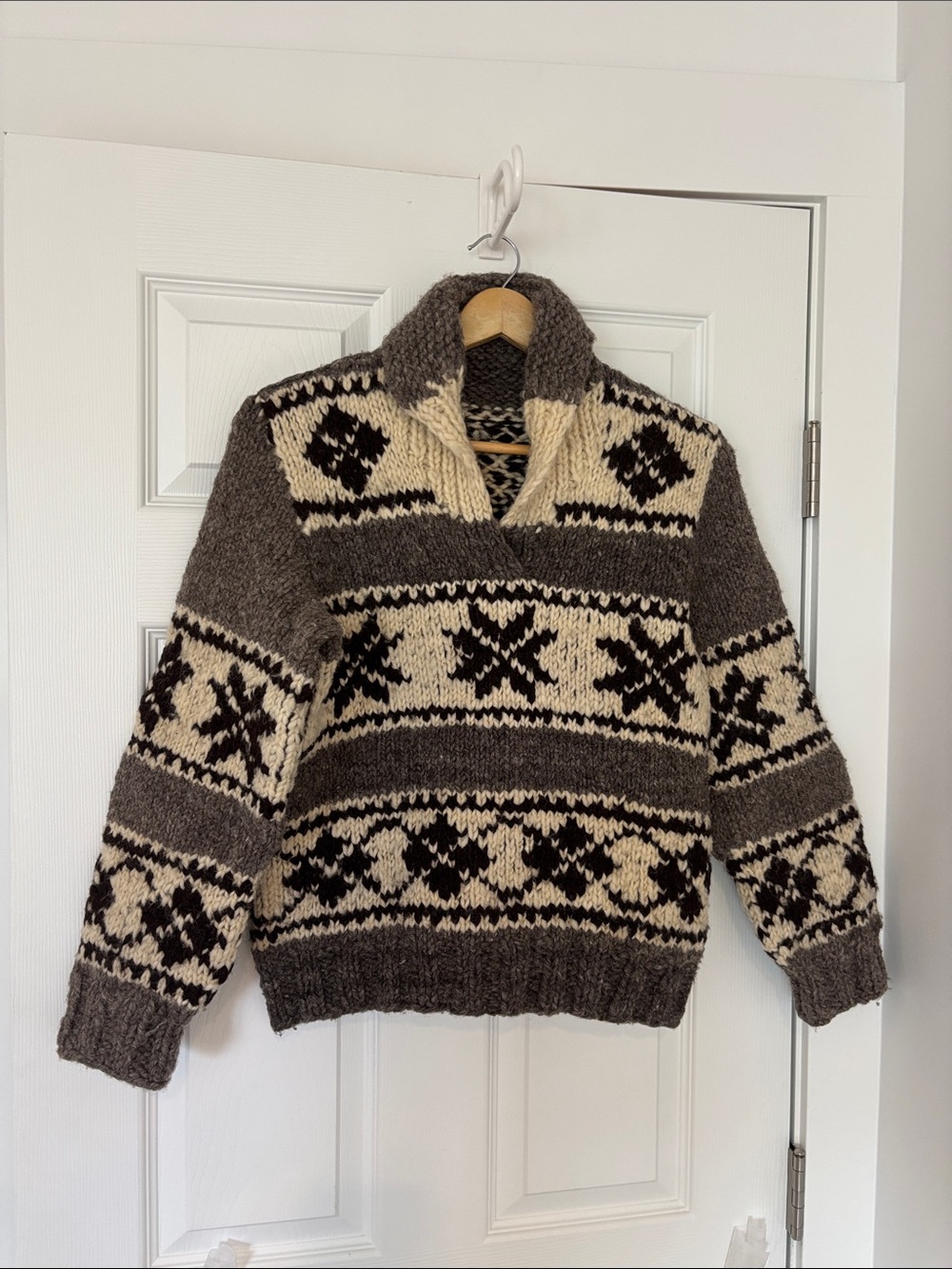 HANDKNIT vintage Cowichan style wool pullover sweater shawl collar grey brown sm